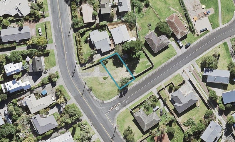 2B Taurus Crescent, Beach Haven, Auckland - Carousel 1