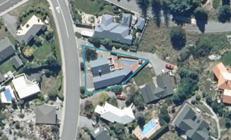 14 Balmoral Drive, Kelvin Heights, Queenstown - Carousel 1