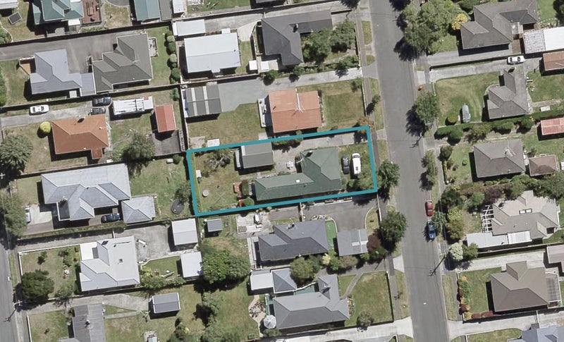 18 Fraser Crescent, Elderslea, Upper Hutt - Carousel 1