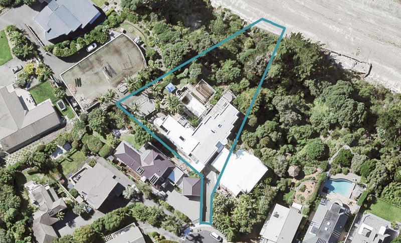 13 Pleasant Place, Mellons Bay, Auckland - Carousel 1
