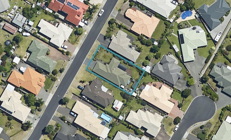 15 Fahey Avenue, Mount Maunganui, Mount Maunganui - Carousel 1