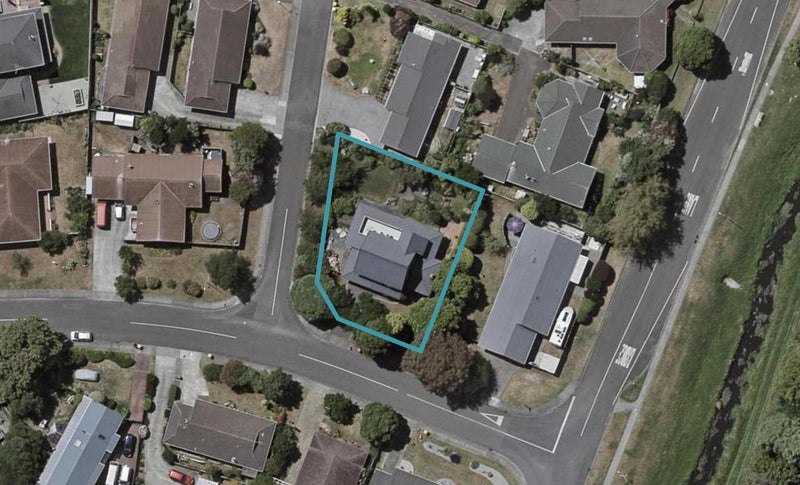 17 The Avenue, Paraparaumu Beach, Paraparaumu - Carousel 1