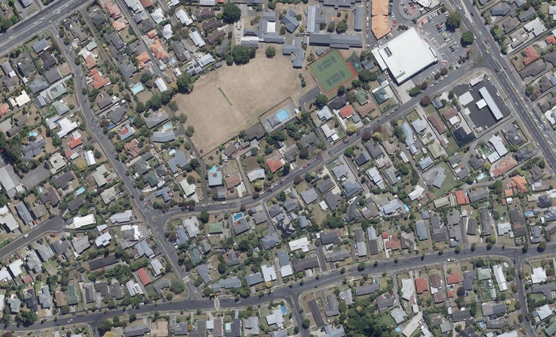 17 McCracken Avenue, Hillcrest, Hamilton - Carousel 1