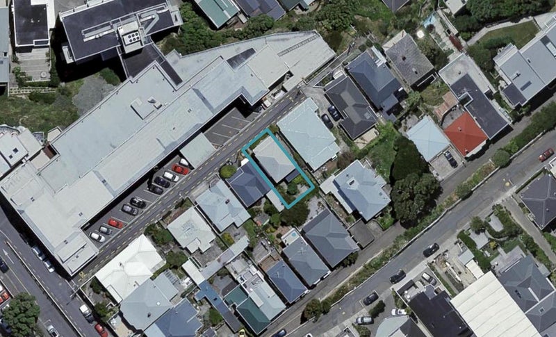 8 Prince Street, Mount Victoria, Wellington - Carousel 1