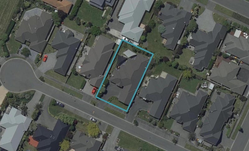 8 Felicitas Grove, Aidanfield, Christchurch - Carousel 1