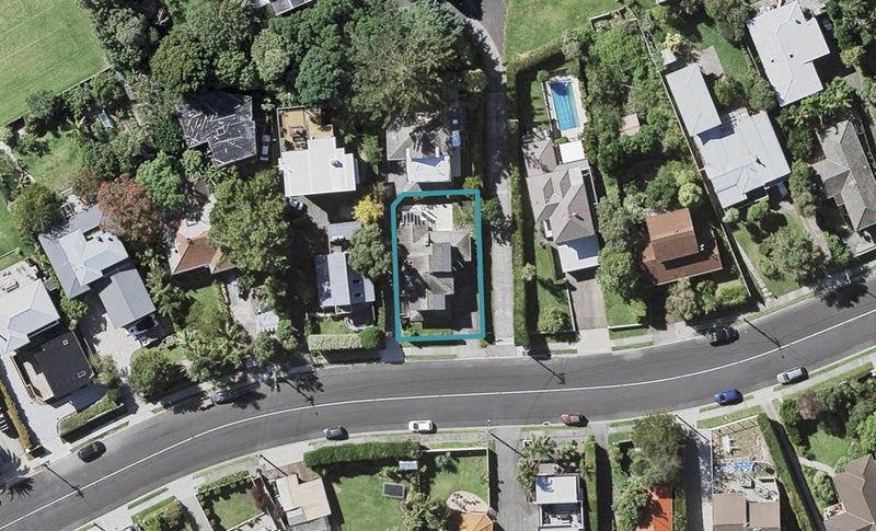 42 Williamson Avenue, Belmont, Auckland - Carousel 1