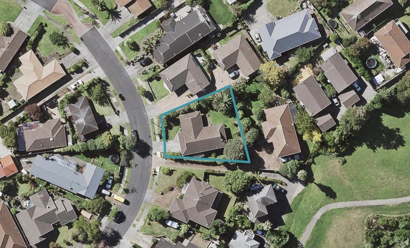 38 Channing Crescent, Botany Downs, Auckland - Carousel 1