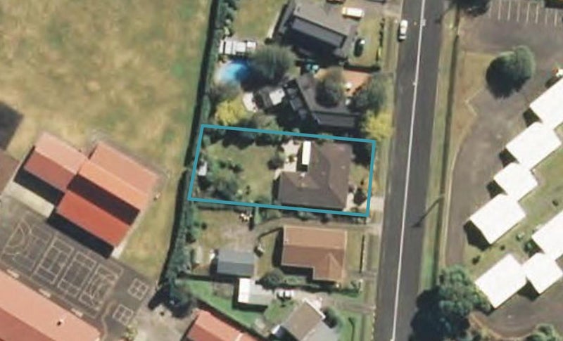 5 County Drive, Hawera - Carousel 1