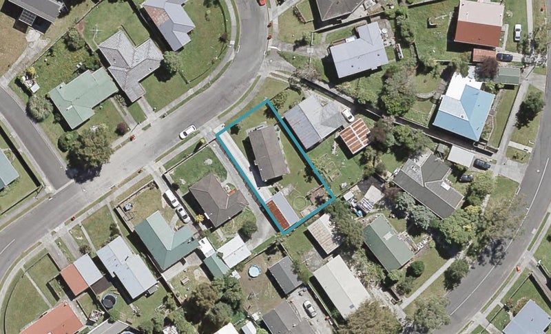14 Blueberry Grove, Timberlea, Upper Hutt - Carousel 1