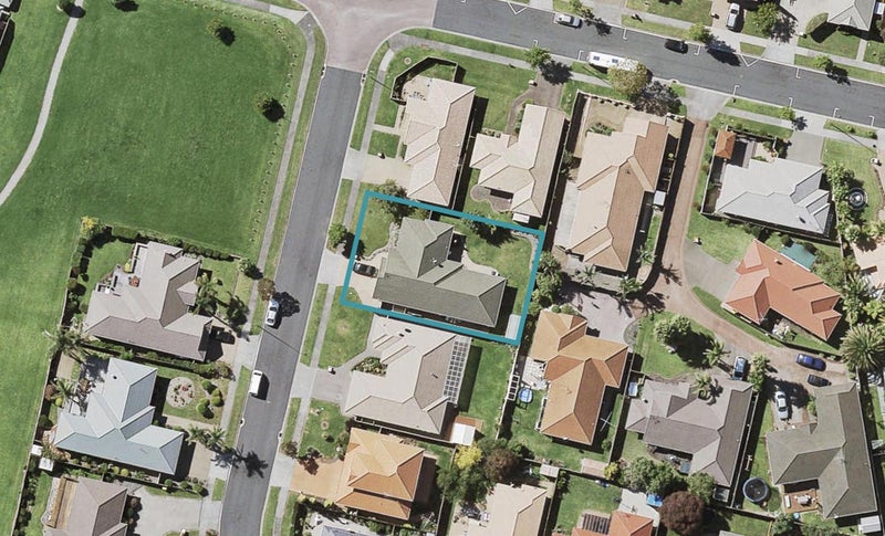 4 Trovare Place, Golflands, Auckland - Carousel 1
