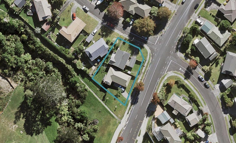 1/2 Rook Place, Unsworth Heights, Auckland - Carousel 1