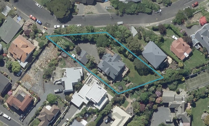 12 Strathmore Crescent, Roslyn, Dunedin - Carousel 1