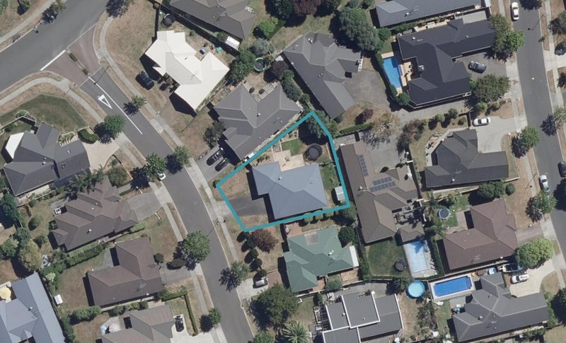 5 Grasmere Court, Huntington, Hamilton - Carousel 1