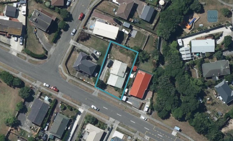 102 Pikarere Street, Titahi Bay, Porirua - Carousel 1