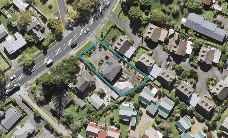 45 Edmonton Road, Henderson, Auckland - Carousel 1
