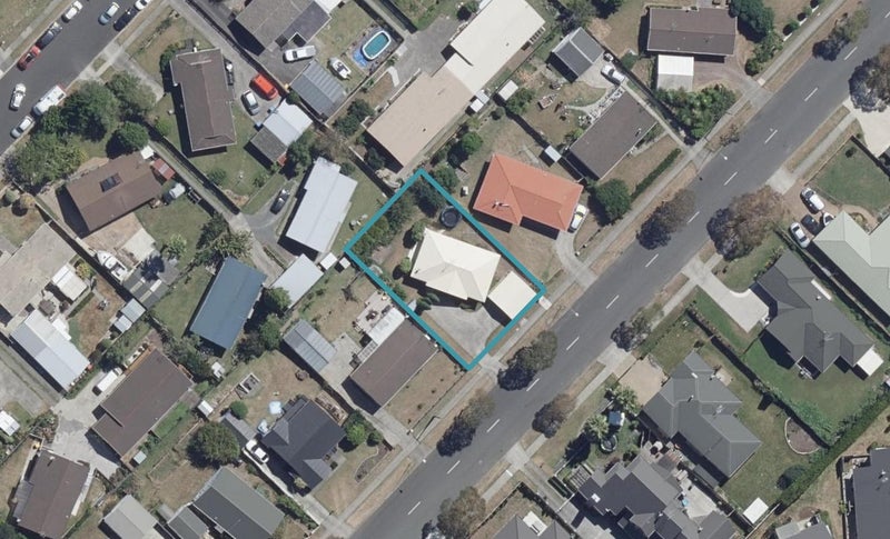 12 Dixon Road, Fitzroy, Hamilton - Carousel 1