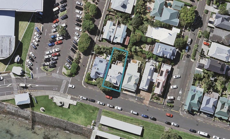36 Queens Parade, Devonport, Auckland - Carousel 1