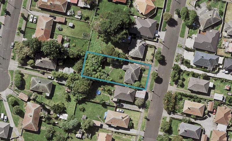 29 Holland Avenue, Point England, Auckland - Carousel 1