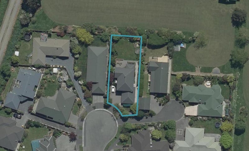 42 Farnswood Place, Redwood, Christchurch - Carousel 1