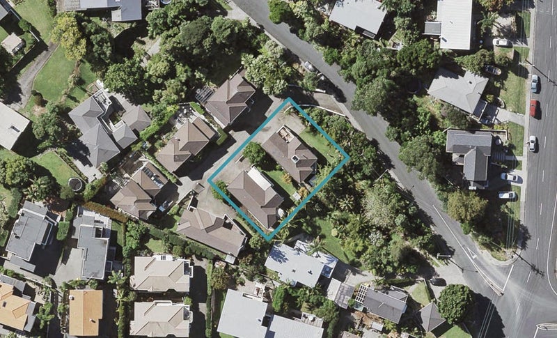 1/4 Heathcote Road, Castor Bay, Auckland - Carousel 1