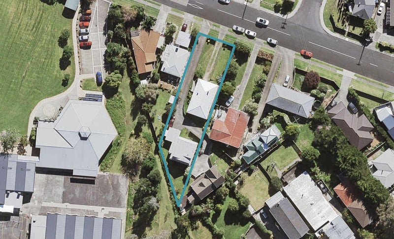 1/48 Seaview Road, GLENFIELD, Auckland  - Carousel 1
