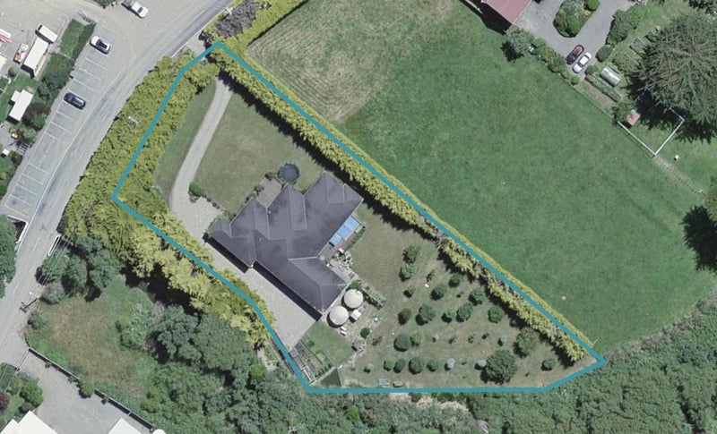 402 Makara Road, Karori - Carousel 1