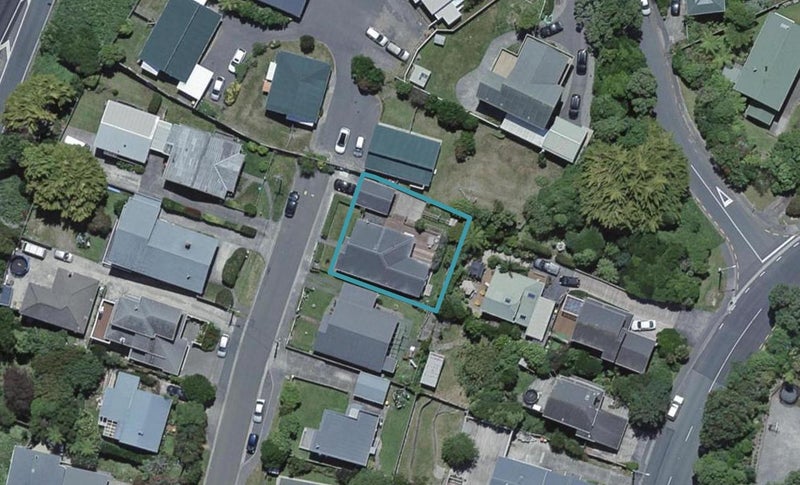 12 Retter Street, Paparangi, Wellington - Carousel 1