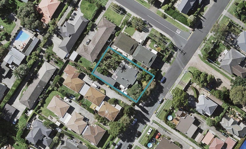 35 Eversleigh Road, Belmont, Auckland - Carousel 1