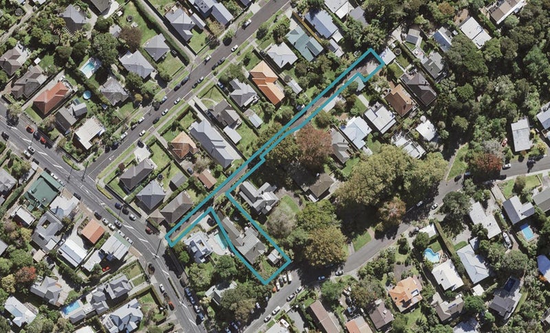 2 Glade Place, Birkenhead, Auckland - Carousel 1