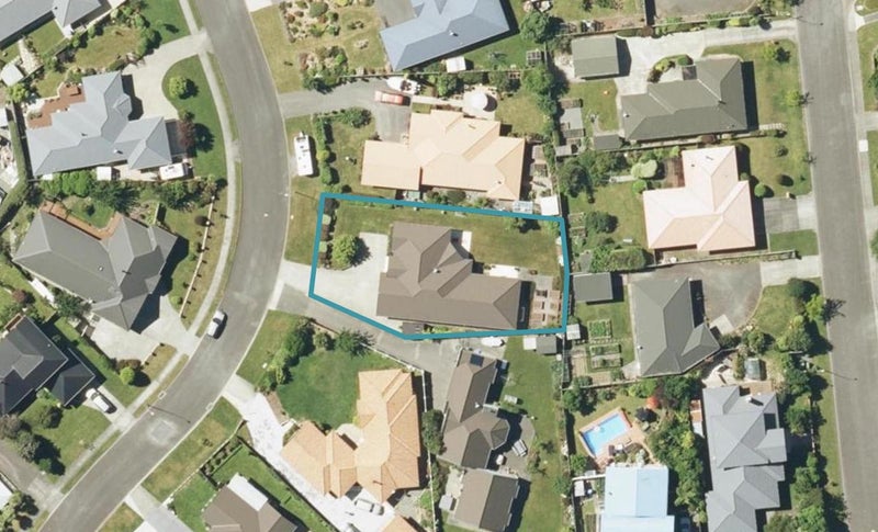 8 Glentui Place, Waikawa, Picton - Carousel 1