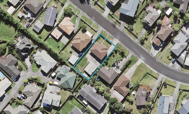 74 Rosewarne Crescent, Glendene, Auckland - Carousel 1