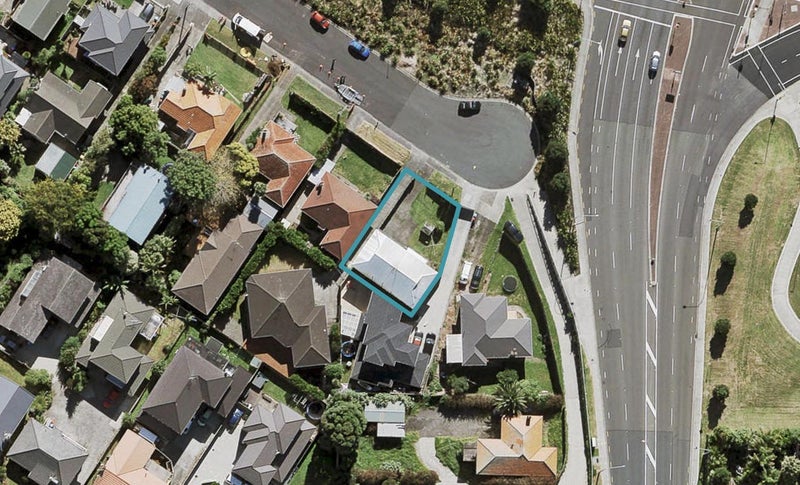 2 Melrose Road East, Hillsborough, Auckland - Carousel 1