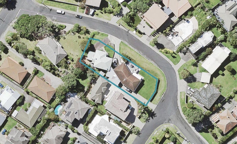 2/20 Folkestone Street, Murrays Bay, Auckland - Carousel 1