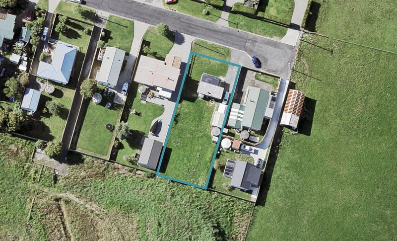 4 Karaka Road, Beachlands, Auckland - Carousel 1