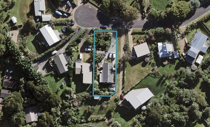 7 Hartley Avenue, Onetangi, Waiheke Island - Carousel 1