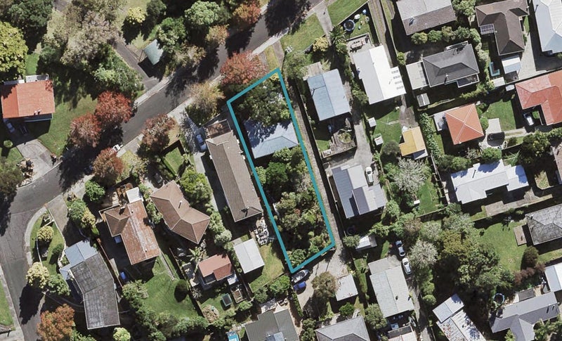 12 Valley View Road, Glenfield, Auckland - Carousel 1