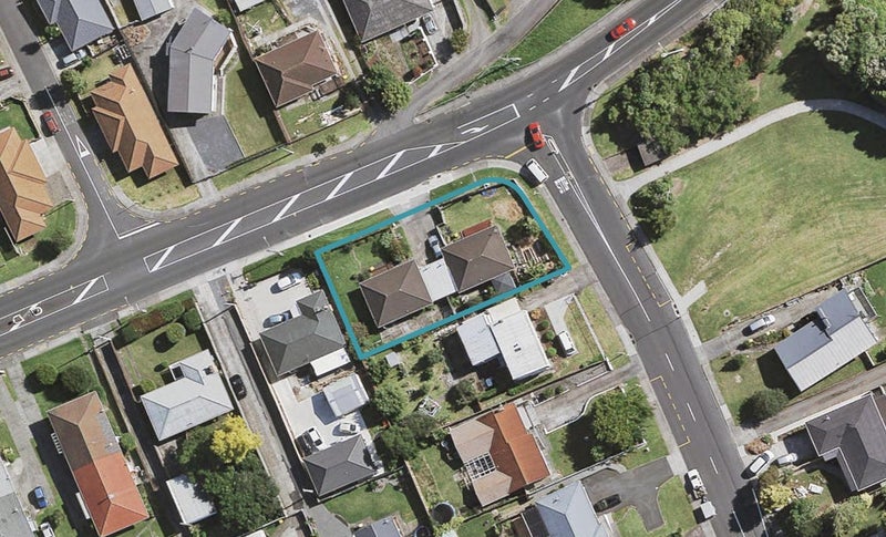 2/69 Orams Road, Hillpark, Auckland - Carousel 1