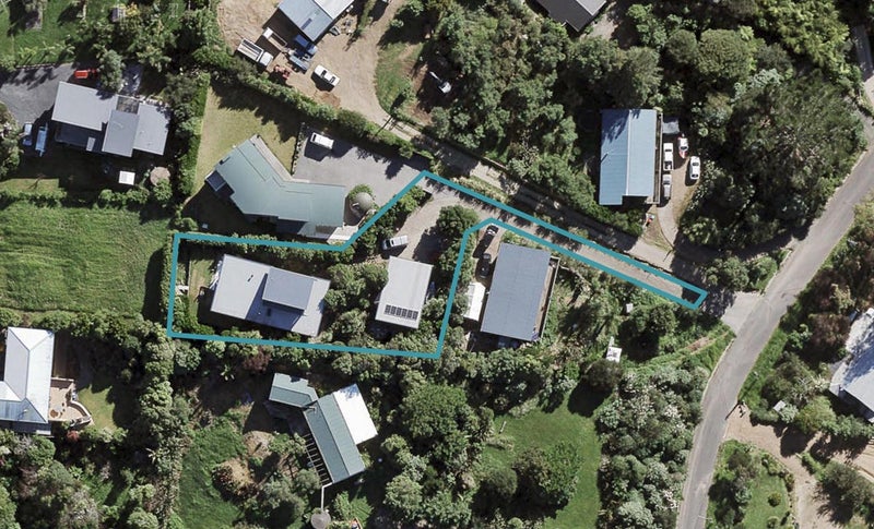 30 Calais Terrace, Ostend, Waiheke Island - Carousel 1