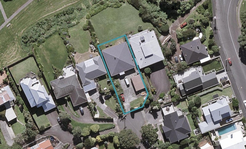 5 Ronald Street, Strandon, New Plymouth - Carousel 1