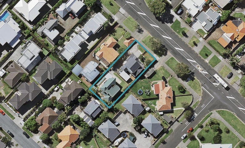 121 Coates Avenue, Orakei, Auckland - Carousel 1