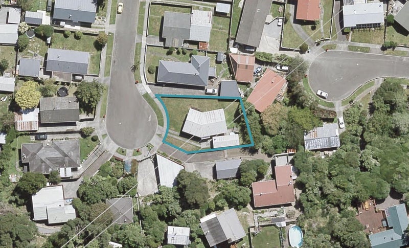 9 Garnet Grove, Birchville, Upper Hutt - Carousel 1