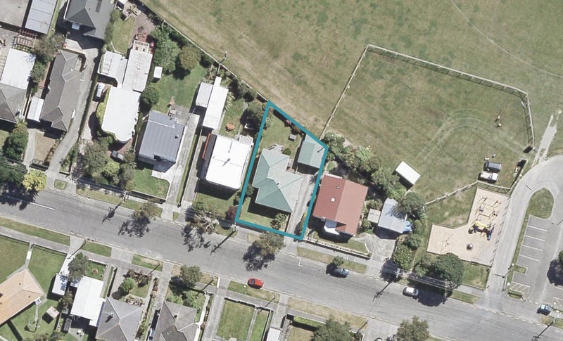166 Whites Line, WAIWHETU, LOWER HUTT - Carousel 1