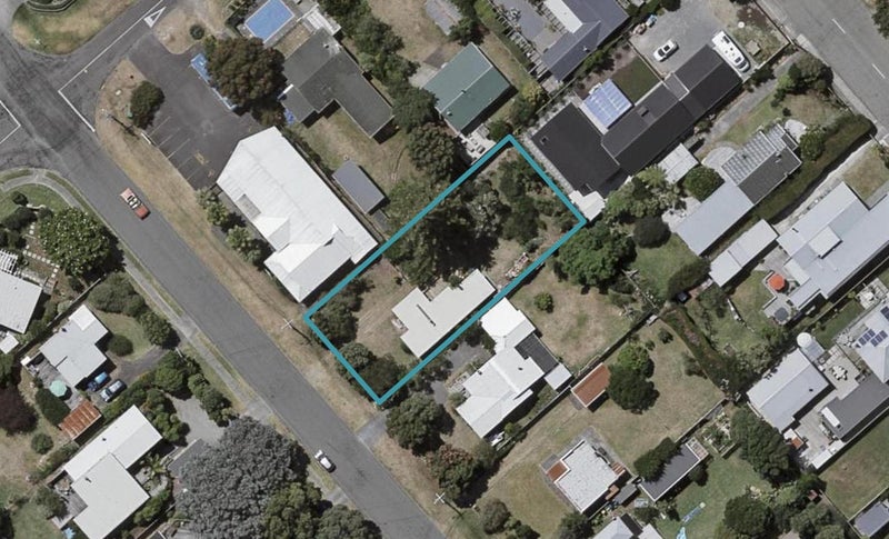 17 Rangihiroa Street, Waikanae Beach, Waikanae - Carousel 1