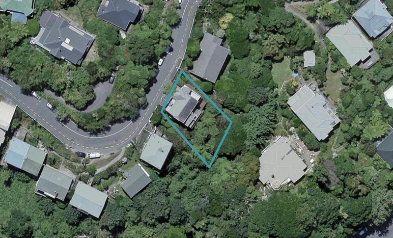 32 Garden Road, Northland, Wellington - Carousel 1