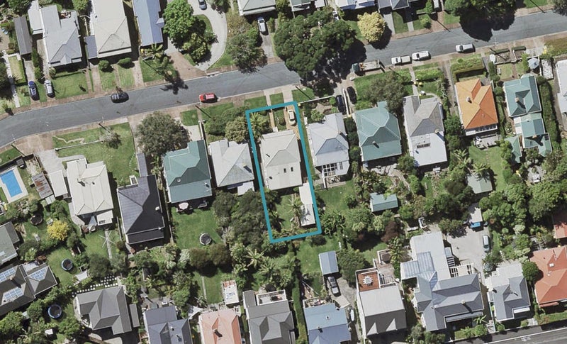 17 Saint Leonards Road, Devonport, Auckland - Carousel 1
