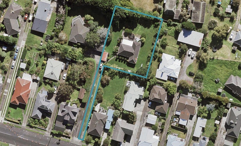 47 Raleigh Road, Northcote, Auckland - Carousel 1