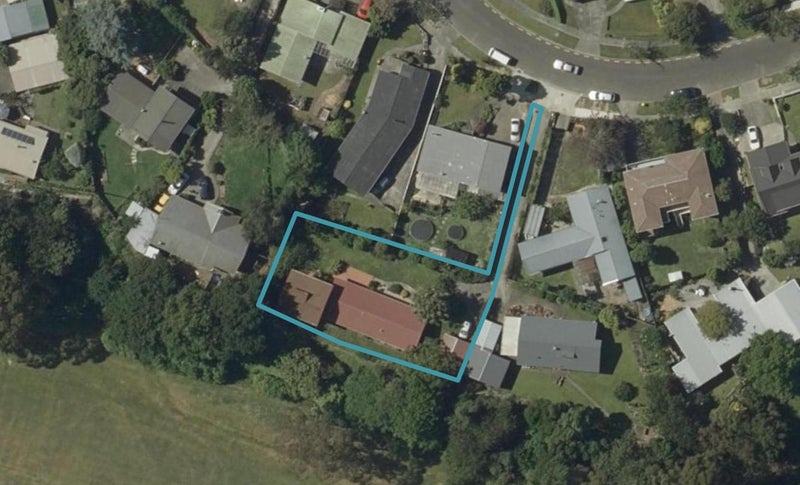 42 Buick Crescent, Awapuni, Palmerston North - Carousel 1