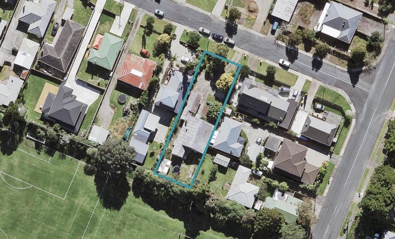 2 Albert Road, Kelston, Auckland - Carousel 1