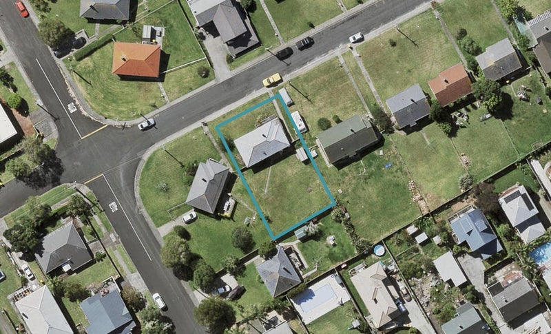 82 Beresford Street, Bayswater, Auckland - Carousel 1