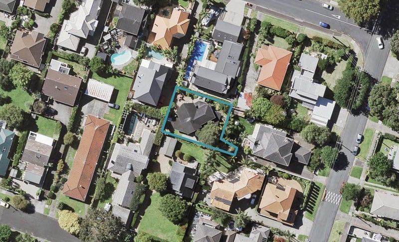 14A Saltburn Road, Milford, Auckland - Carousel 1